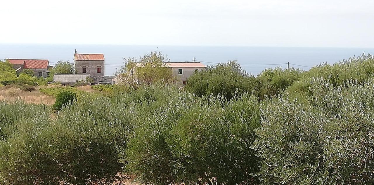 Holiday Home Burba Komiža Buitenkant foto